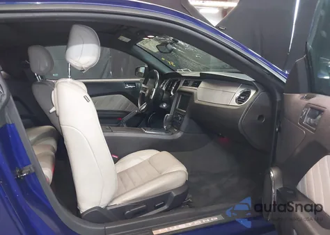 2014 Ford Mustang V6 Premium z USA, uszkodzony, nr VIN 1ZVBP8AM4E5272840